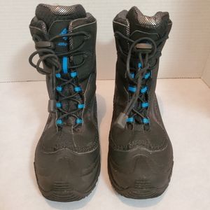 Girls Columbia snow boots size 3